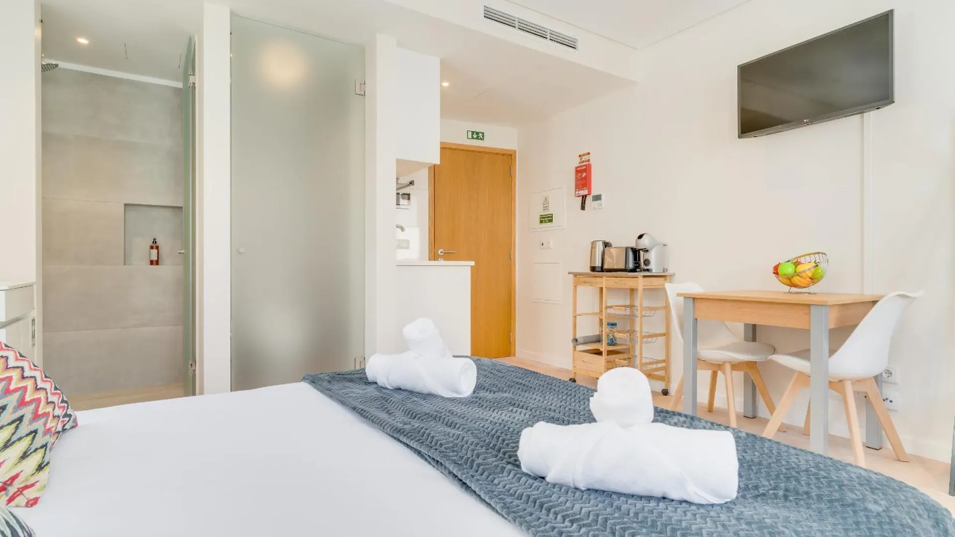 Q Studios By Atlantic Holiday Funchal  Apartment Funchal (Madeira)